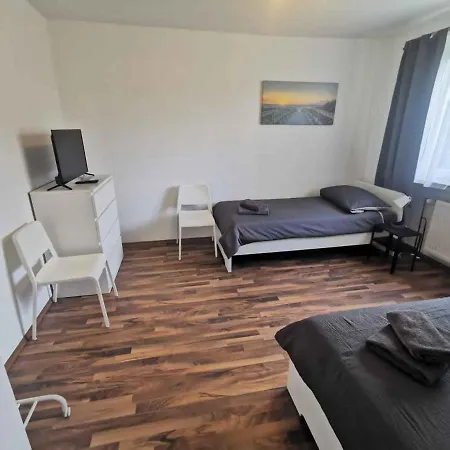 Cozy & Spacious With Balcony *