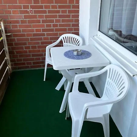 Cozy & Spacious With Balcony * 플레텐베르크