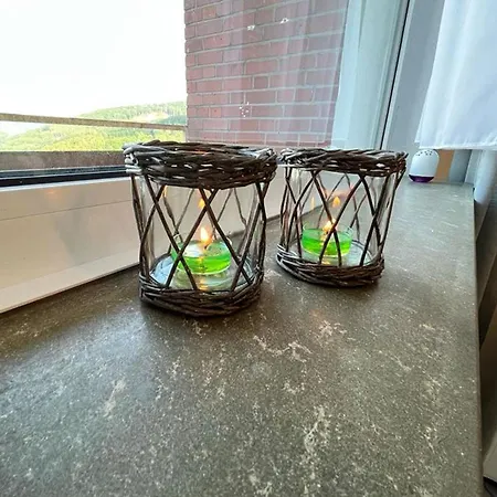 Cozy & Spacious With Balcony *